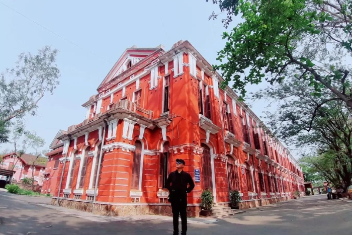 Le lycée d’élite Quốc Học Huế