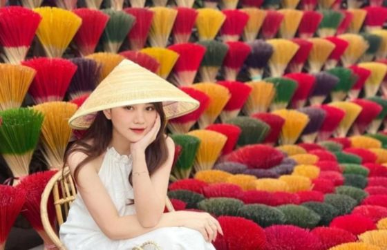 Découverte De Lartisanat De Hué : Village Dencens Thuy Xuân