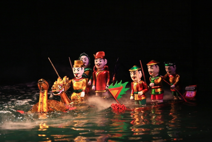 Le spectacle de marionnettes sur l'eau à Hué