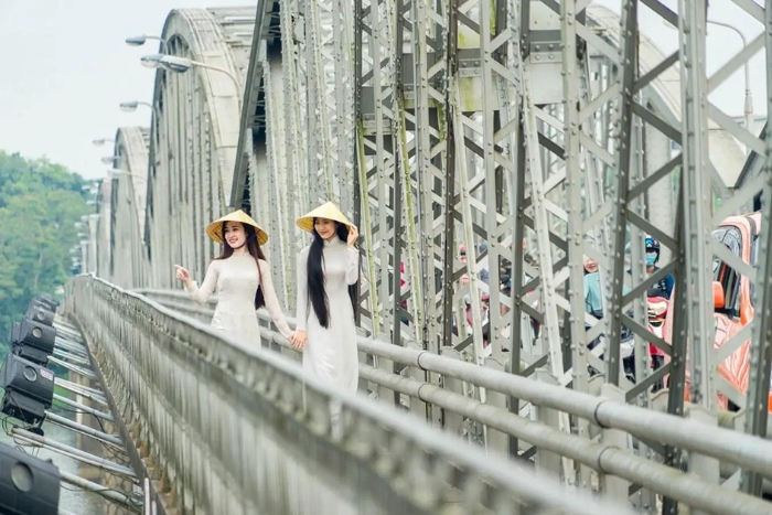 Le pont Truong Tien