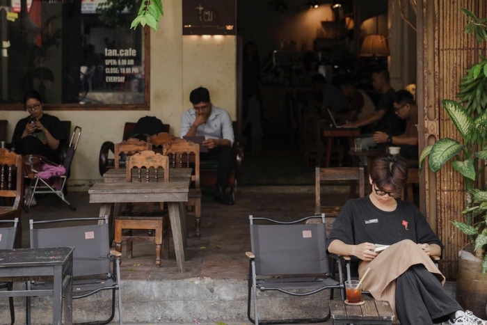 Caf&eacute; &agrave; Hu&eacute;