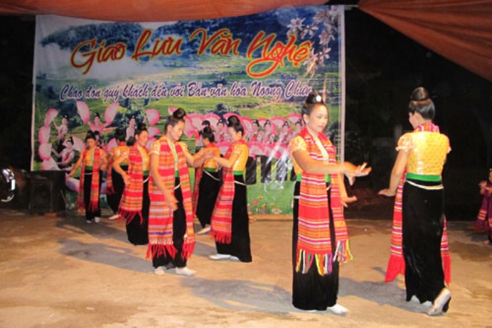 On a participé à un échange culturel avec les minorités ethniques au village de Noong Chun
