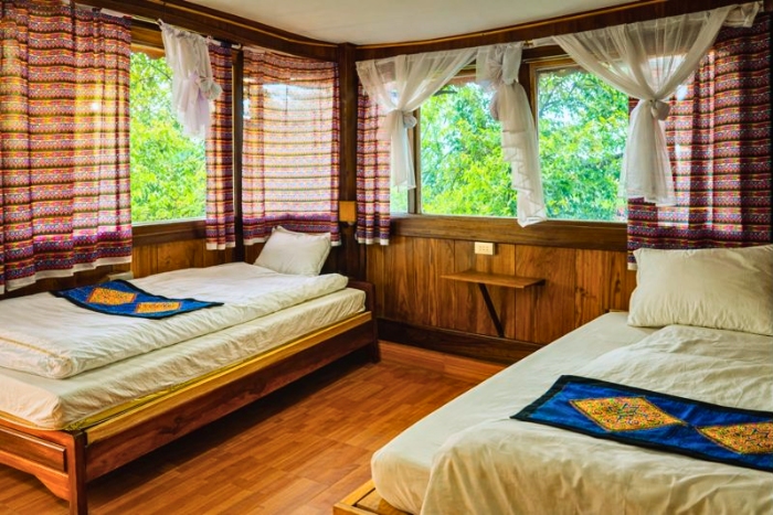 Vue nature et montagnes depuis la chambre à A Dế Homestay Sơn Tra