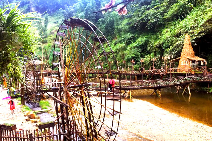 Symboles culturels et historiques : Roue à eau au village de Cat Cat