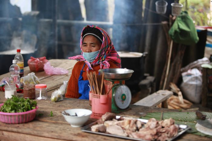 Coin gastronomique du marché du vendredi de Lung Phin