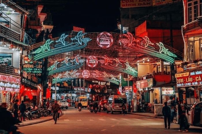 Que visiter à Sapa en 3 jours ? Marché de nuit de Sapa