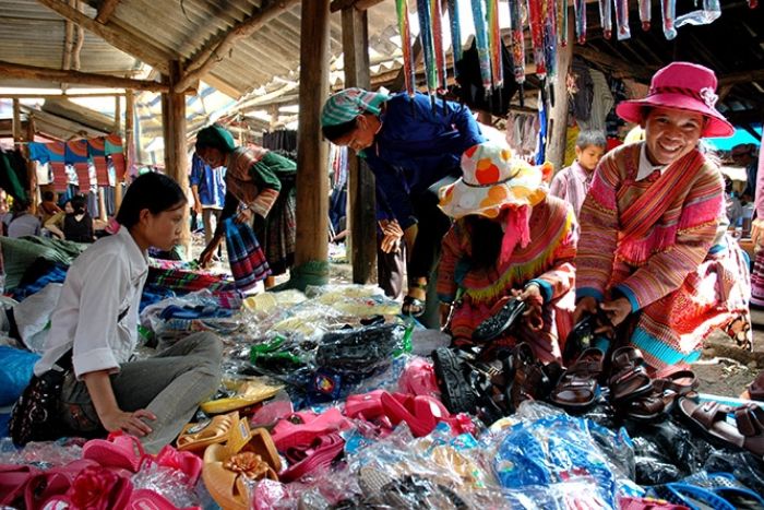 Conseils de voyage au marché du vendredi de Châu