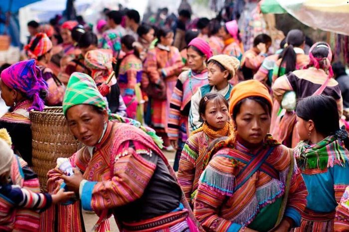 Le marché de Lung Khau Nhin est le plus fréquenté entre 10h et 11h