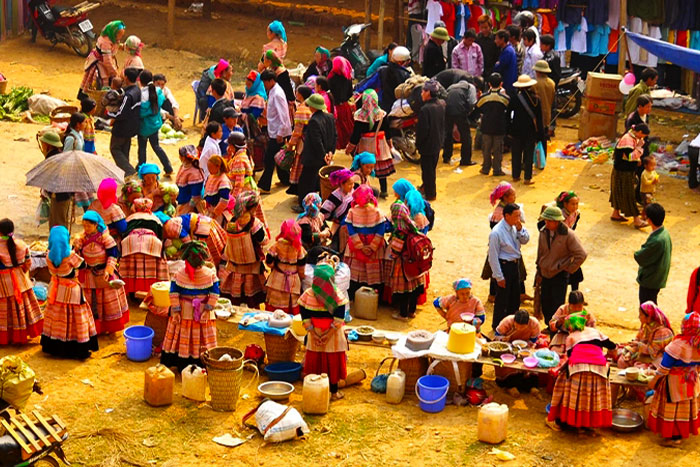 Marché local à Sapa