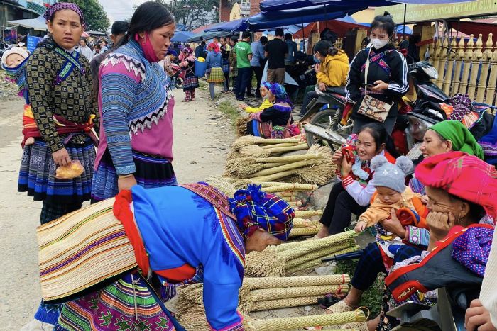 Marché ethnique de Sin Cheng à Lao Cai