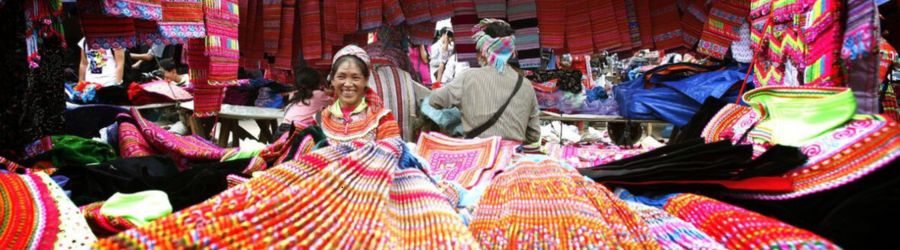 Marchés ethniques colorés à Sapa, nord du Vietnam