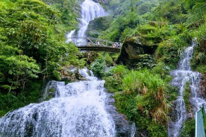 Ne manquez pas de visiter la cascade d’Argent (Thác Bạc),