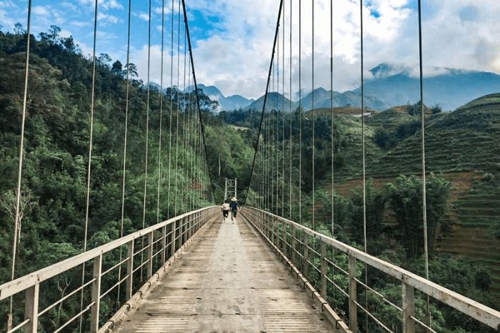 Pont suspendu de Lao Chai San au village Y Linh Ho