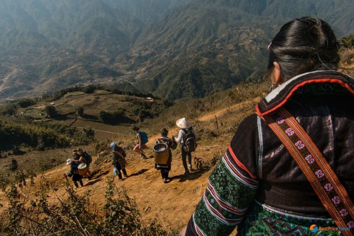 Faire du trekking à Y Linh Ho Sapa Vietnam