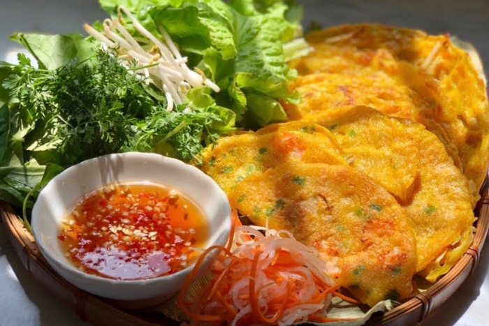 Nous avons appris à faire le banh xeo, une expérience culinaire très intéressante à Ben Tre