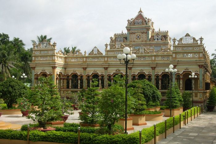 Les jardins paisibles de la pagode Vinh Trang