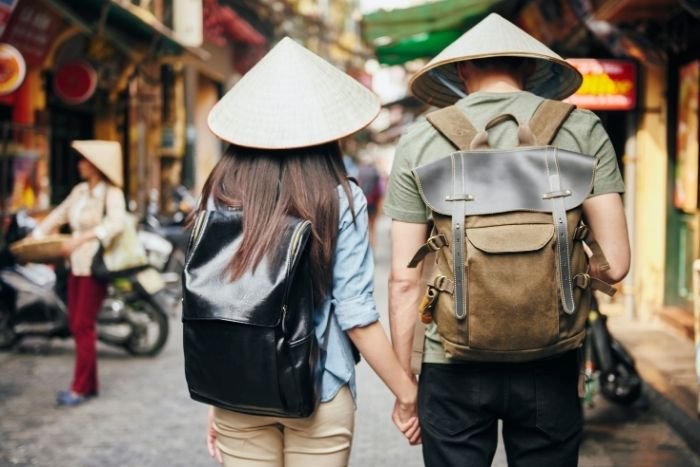 Les couples peuvent facilement combiner patrimoine, gastronomie et promenade lors de leur s&eacute;jour &agrave; Hano&iuml;