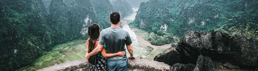 Le Vietnam offre un cadre vari&eacute; pour un s&eacute;jour &agrave; deux, entre villes anim&eacute;es, paysages ruraux et pauses en bord de mer