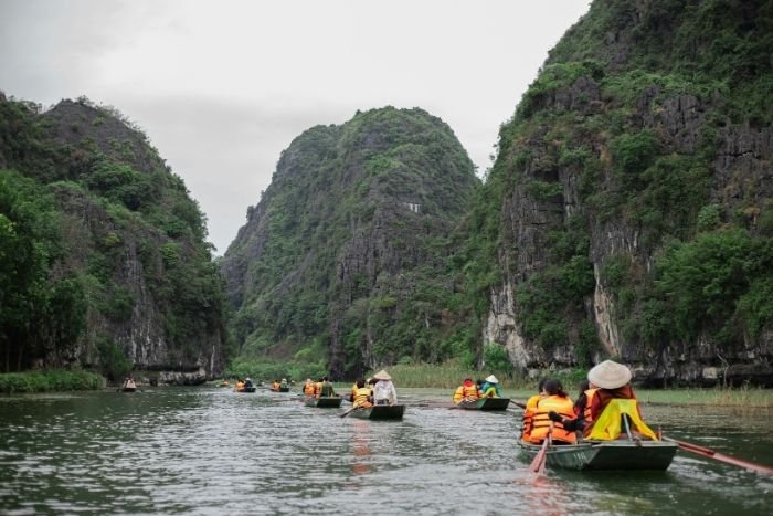 15 jours suffisent pour découvrir plusieurs facettes du Vietnam, à condition de choisir un itinéraire adapté au rythme d’un voyage en solo