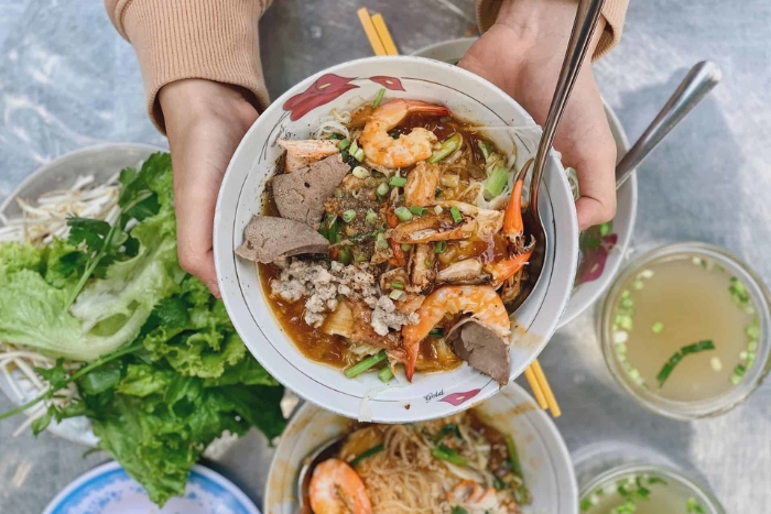 Que manger pour petit déjeuner au Vietnam ? Découvrez le hủ tiếu du Sud