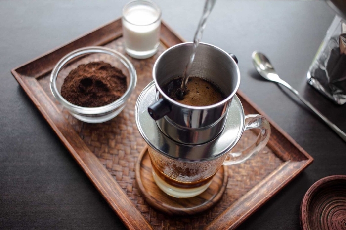 Café vietnamien : une boisson incontournable du petit déjeuner traditionnel vietnamien
