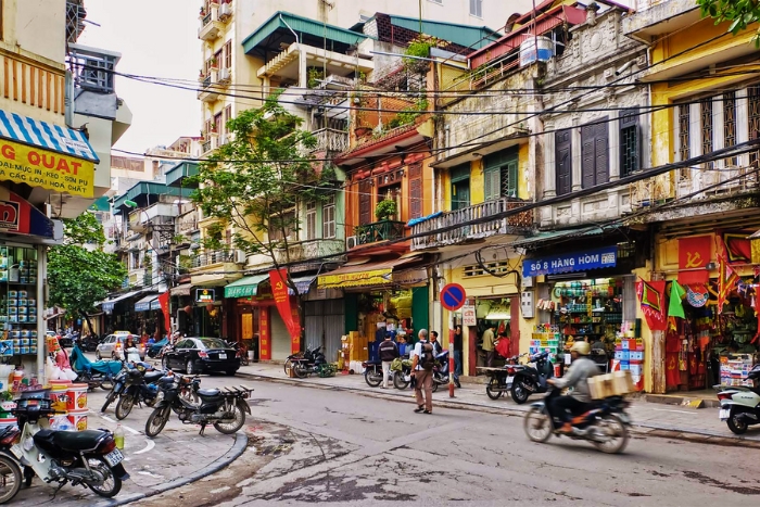 Charme intemporel du vieux quartier de Hanoi au petit matin