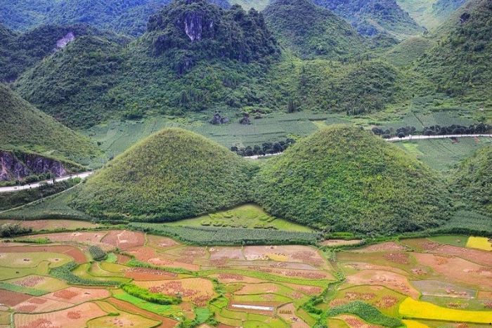 Montagnes jumelles de la Fée à Quan Ba