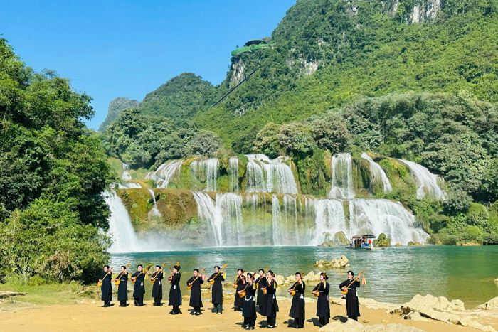 Les Lolo noirs à Cao Bang