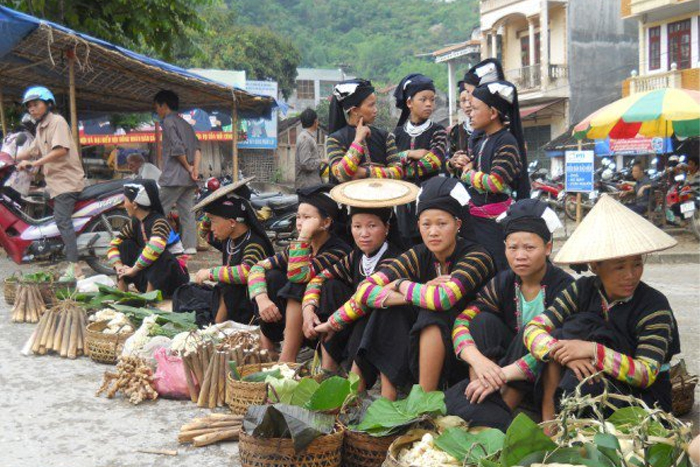 Visiter les marchés locaux de Bao Lac 