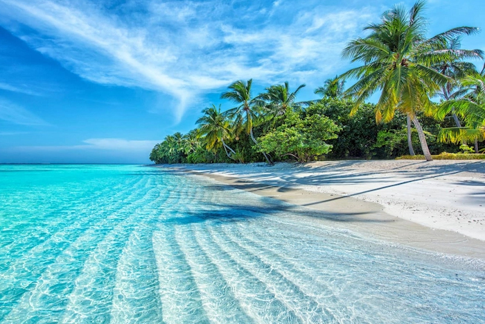 Plage principale de Nha Trang animée en décembre