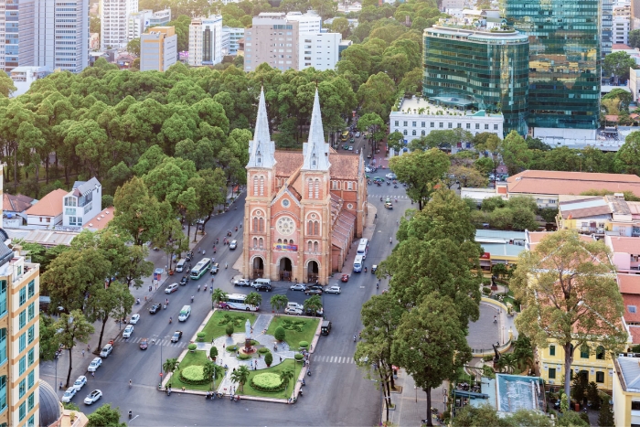 Circuit combiné Vietnam Cambodge : cathédrale Notre-Dame, une symbole de Ho Chi Minh Ville