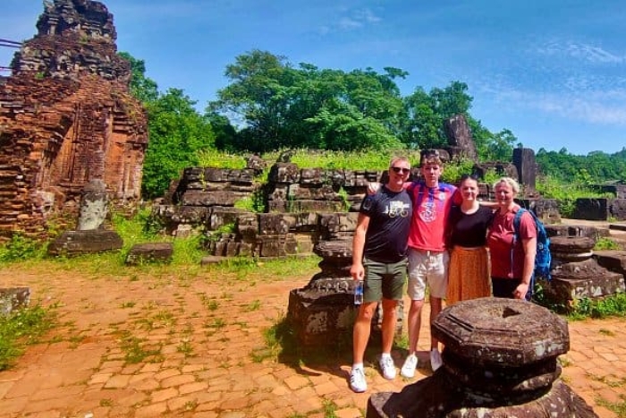 Explorer le Sanctuaire de My Son dans itinéraire centre Vietnam 7 jours