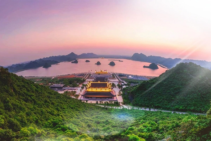 La magnifique pagode de Tam Chuc - Vietnam en septembre