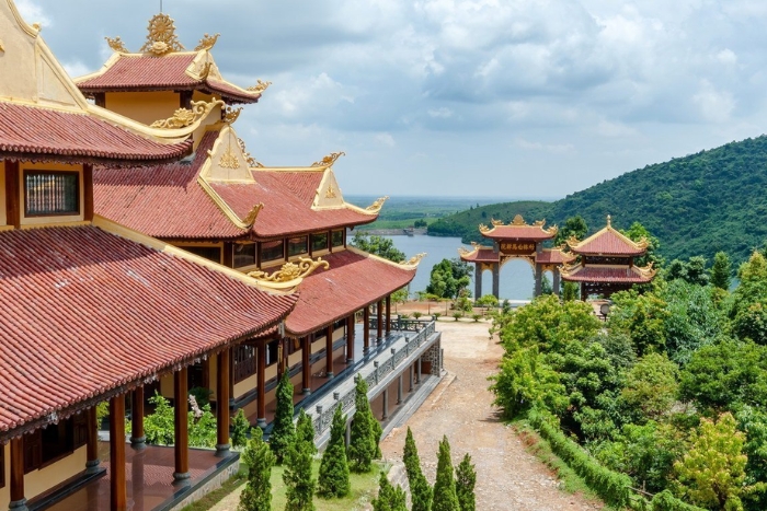 Une visite du monastère Truc Lam Bach Ma dans l'itinéraire de 2 semaines au centre Vietnam