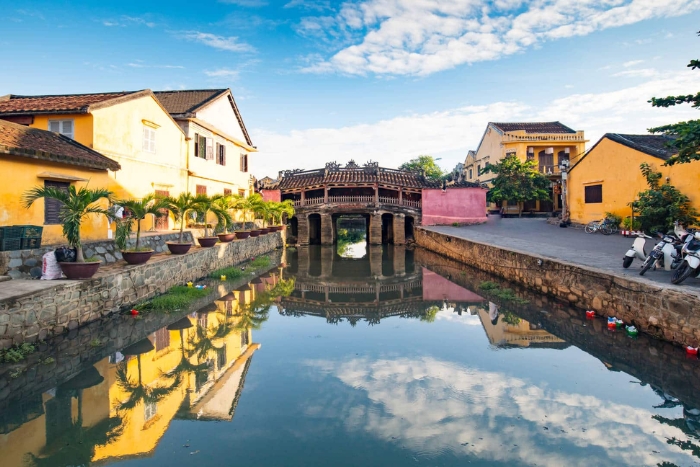 Pont Japonais à Hoi An dans l'itinéraire au centre Vietnam 2 semaines