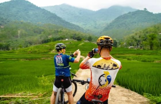 Voyage à Vélo Au Vietnam Ou Laos ?