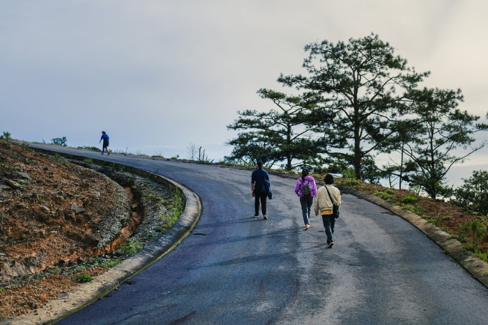 Le sentier menant au pic Pinhatt à Dalat
