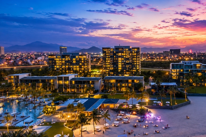 S&rsquo;amuser au Hyatt Regency Danang Resort and Spa apr&egrave;s le coucher du soleil