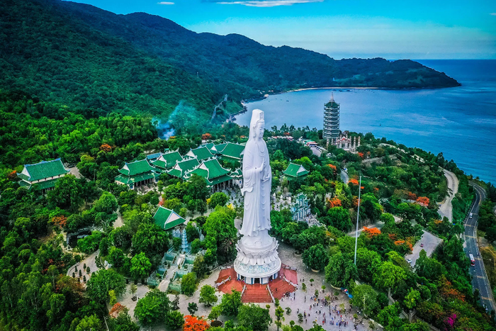 Visitez la pagode de Linh Ung, top choses &agrave; faire &agrave; Ba Na Hills Vietnam
