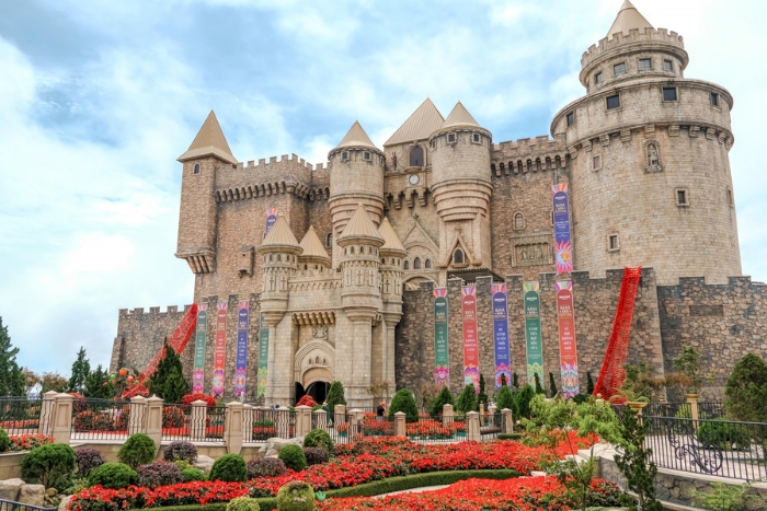 Spectacle immersif au Château de la Lune, idée parfaite de que faire à Ba Na Hills en 1 jour