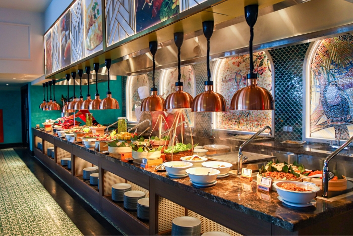 Pause gourmande au buffet, une expérience immanquable de 1 journée à Ba Na Hills