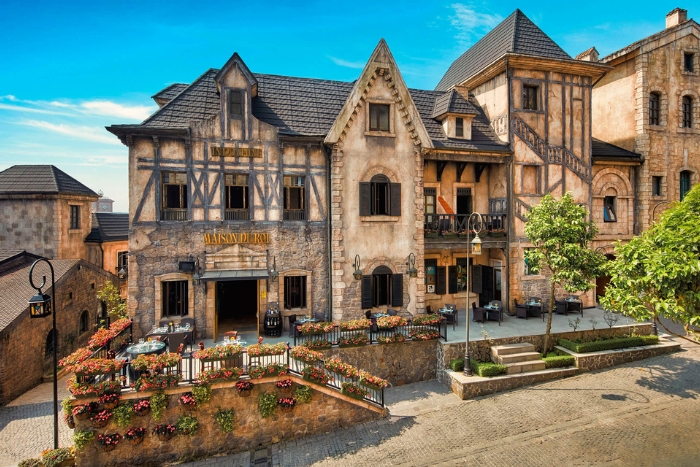 Balade pittoresque au Village Français, choix idéal pour visiter Ba Na Hills en 1 jour