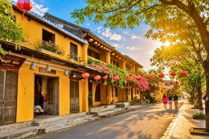 Fl&acirc;ner entre maisons anciennes et patrimoine au c&oelig;ur de Hoi An