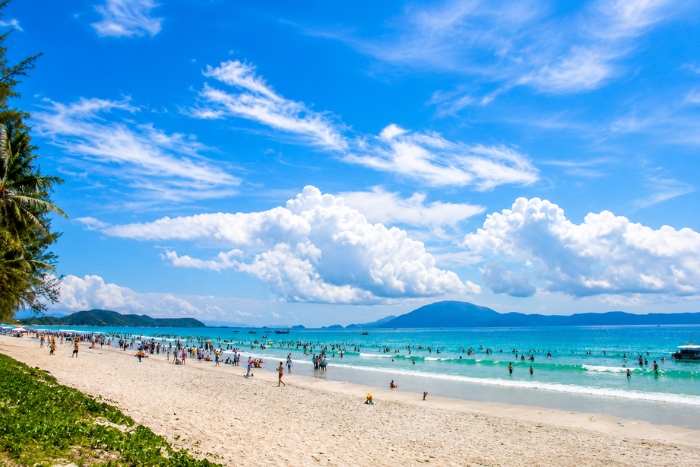 Se rafra&icirc;chir dans les eaux de My Khe lors d&rsquo;un circuit &agrave; Da Nang 5 jours
