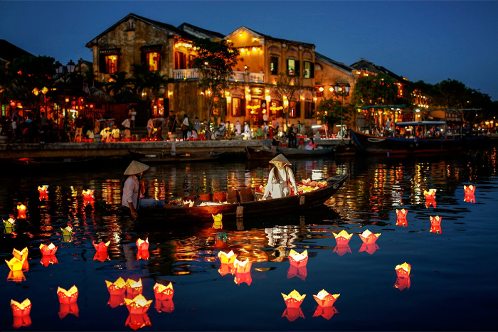 La vie nocturne à Hoi An