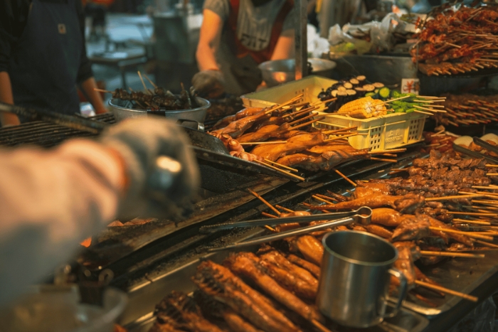 La street food Da Nang au marché de nuit de Da Nang