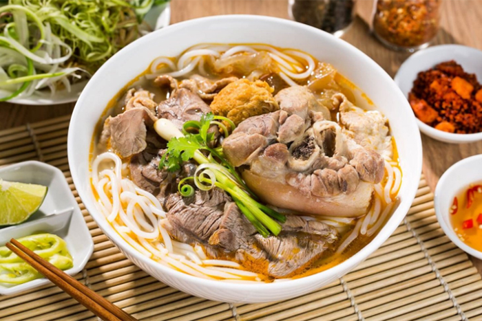 Soupe de nouilles au bœuf à Danang