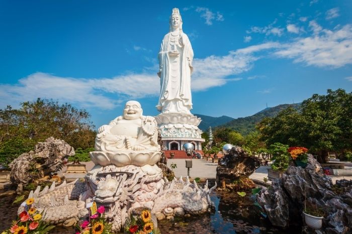 Pagode de Linh Ung et statue g&eacute;ante de la D&eacute;esse de la Mis&eacute;ricorde &agrave; Da Nang