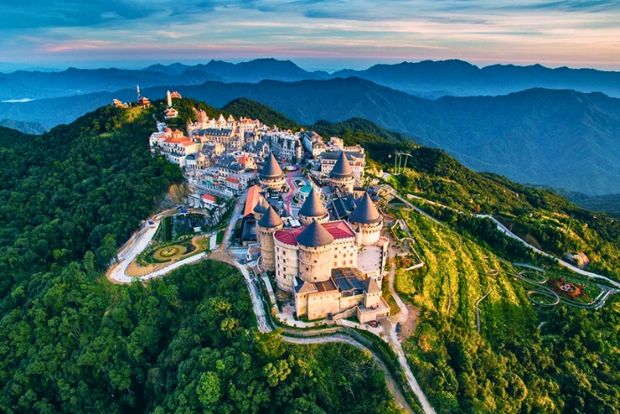 Le Village Français perché au sommet de Ba Na Hills