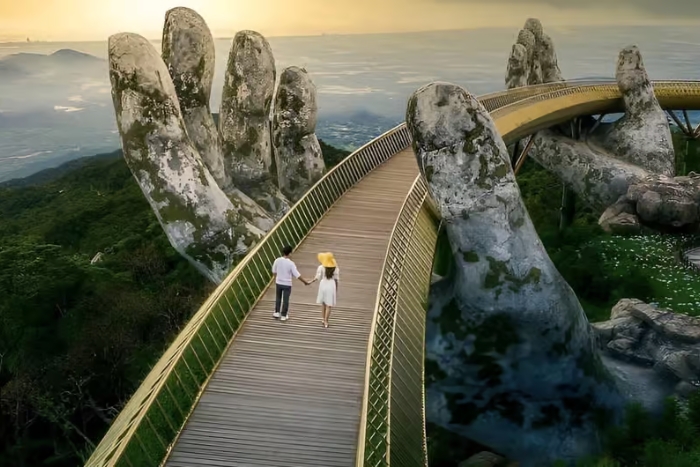 Le majestueux Pont d’Or à Ba Na Hills pendant notre voyage de 6 jours